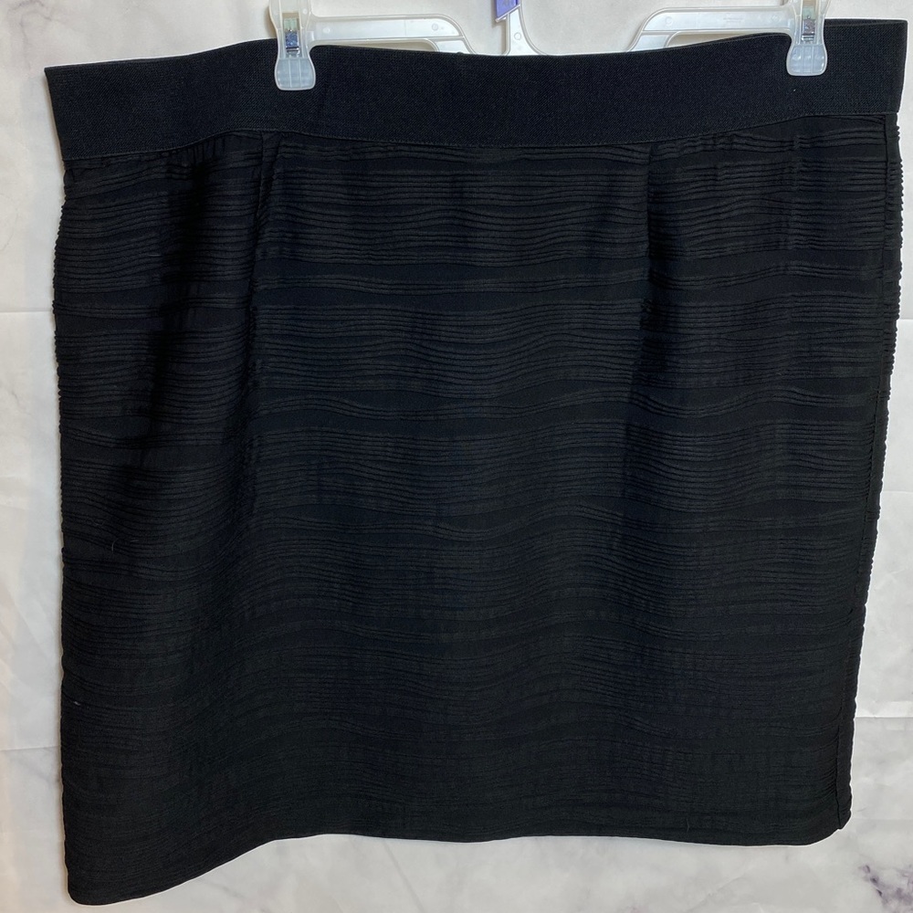 NWOT Alfani Wavy Horizontal Pleats Lined Pencil Skirt Womens Sz 22W Black